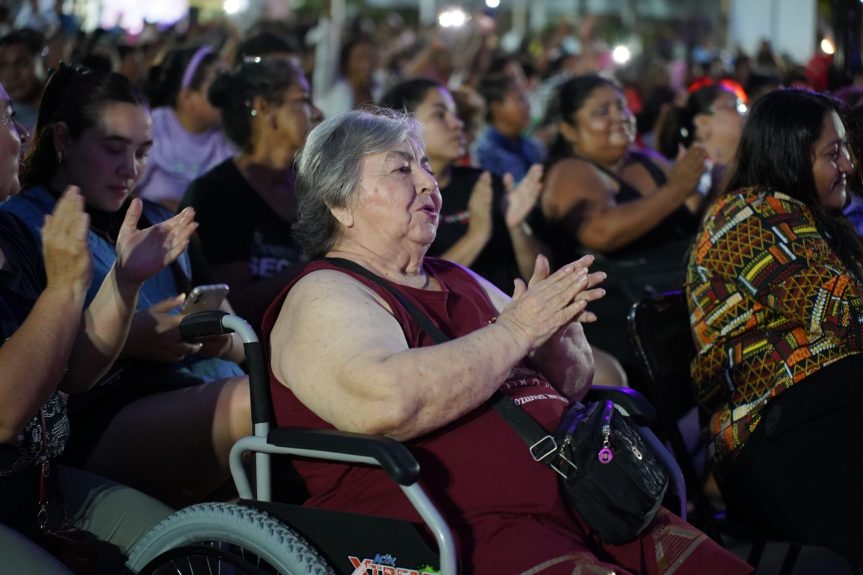 Chacón celebra a las mamás cozumeleñas con música, baile y&nbsp;regalos