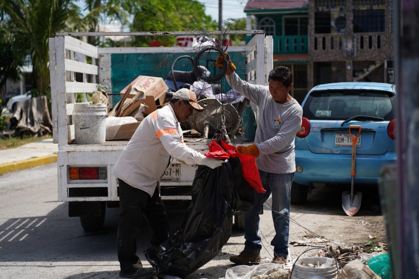 Impulsa gobierno de José Luis Chacón programas de natación para mamás embarazadas y con&nbsp;bebés.