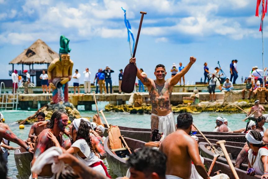 Con gran júbilo, Cozumel recibió a 297 canoeros en la 17ª edición de la Travesía Sagrada Maya 2025 “Conjuro al&nbsp;Cielo”