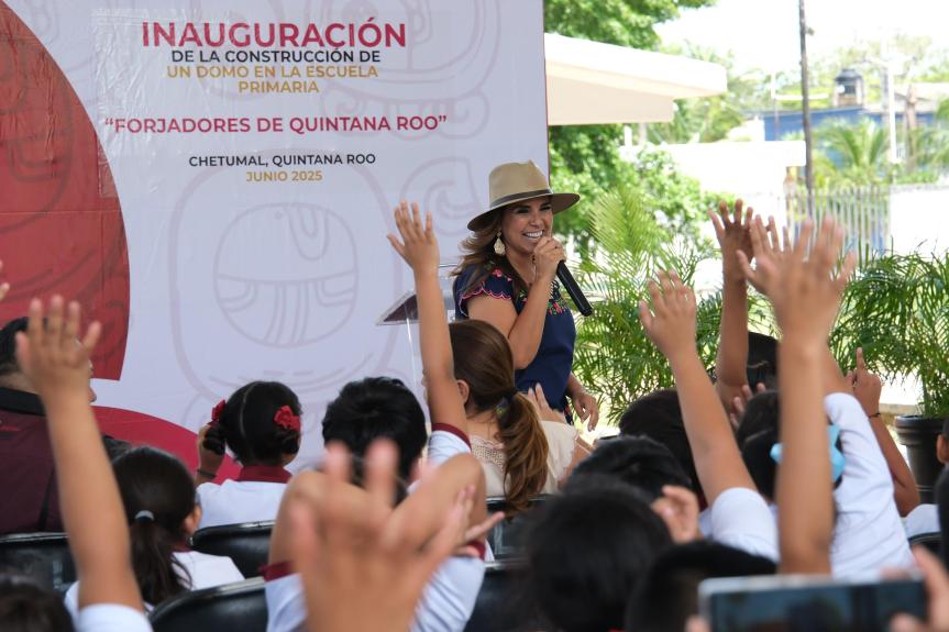 Después de casi 40 años sin protección, la escuela primaria “Forjadores de Quintana Roo” recibió de Mara Lezama domo&nbsp;nuevo
