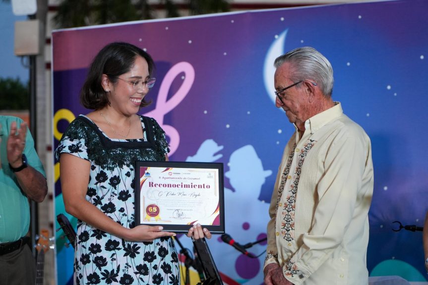 Gobierno municipal realiza homenaje a Pedro Antonio Marí Angulo por su trayectoria artística y el aniversario de la canción “Cumbia&nbsp;Cozumel”