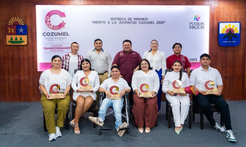 Gobierno de Chacón reconoce el talento juvenil con el Premio Municipal Cozumel “Mérito a la Juventud&nbsp;2025”