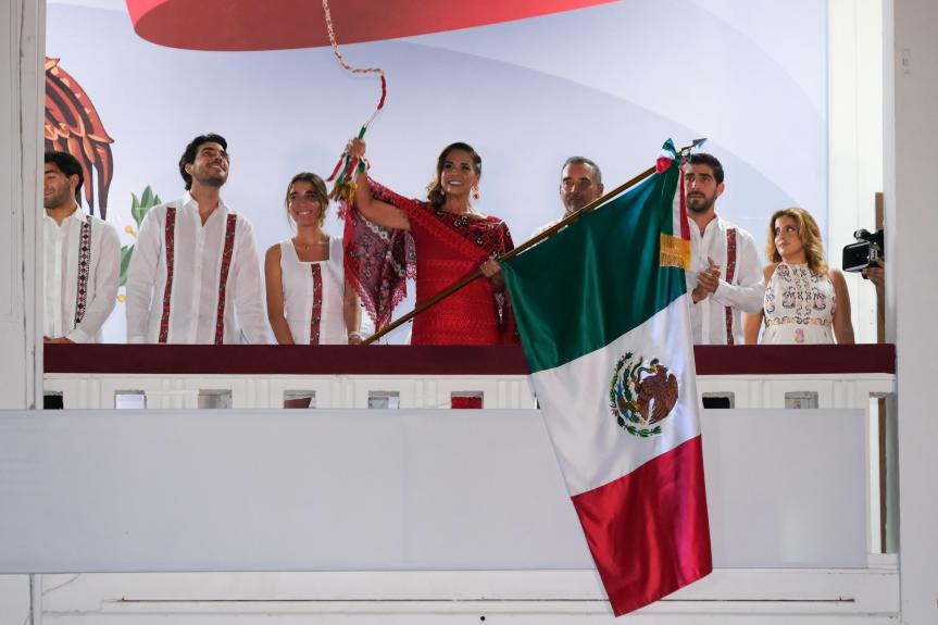 Mara Lezama celebra el 215 aniversario del Grito de Independencia junto al pueblo quintanarroense en una noche de unidad y fervor&nbsp;patrio