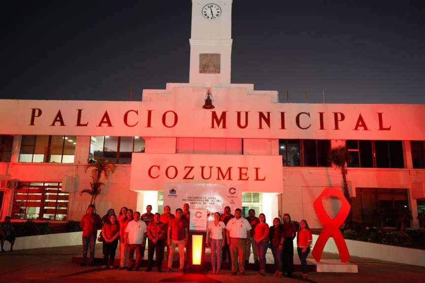 Gobierno municipal de Cozumel conmemora el Día Mundial del Sida con encendido de&nbsp;luces