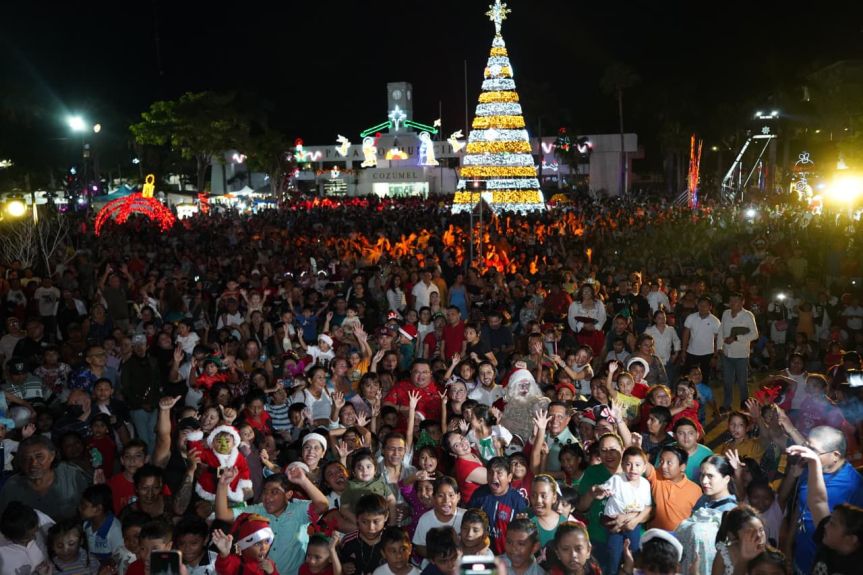 Familias cozumeleñas disfrutan del mágico inicio de las festividades decembrinas con el Segundo Festival Navideño “Mar de&nbsp;Estrellas”