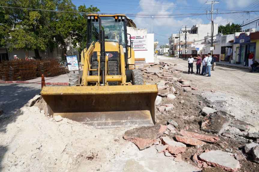 Supervisa Chacón Méndez obras de mejora vial en Plaza del Sol y la 10ª&nbsp;avenida