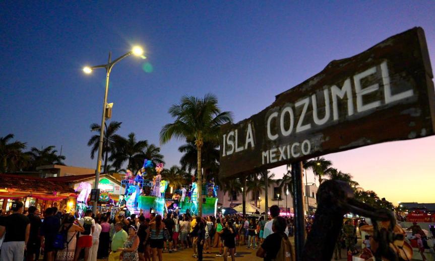 Con gran éxito se llevó a cabo el segundo paseo del Carnaval Cozumel 2026; desbordó alegría en su recorrido por el&nbsp;malecón
