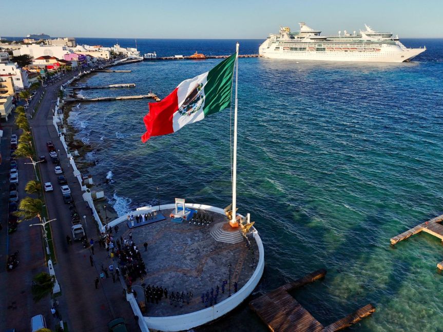 Gobierno de Cozumel conmemora el 109 Aniversario de la Promulgación de la Constitución Política de los Estados Unidos Mexicanos e Izamiento de Bandera&nbsp;Monumental