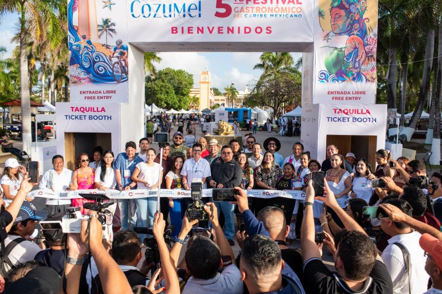 Chacón corta listón inaugural del 5to. Festival Gastronómico del Caribe&nbsp;Mexicano