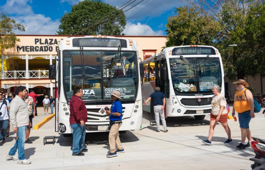Impulsa Gobierno de Cozumel flujo turístico y económico en Plaza del Sol con estacionamiento para&nbsp;autobuses