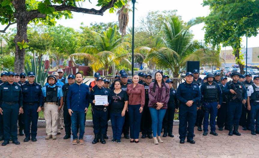 Gobierno de Cozumel reconoce a policía Genaro Bote con último pase de lista al jubirse con 33 años de&nbsp;servicio