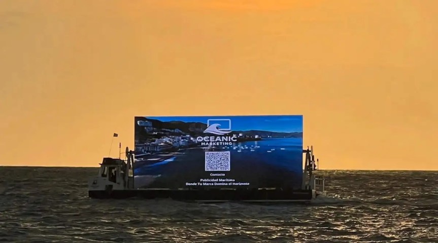 ¿Quién puso comerciales en el mar? La publicidad que genera polémica entre visitantes de Puerto&nbsp;Vallarta