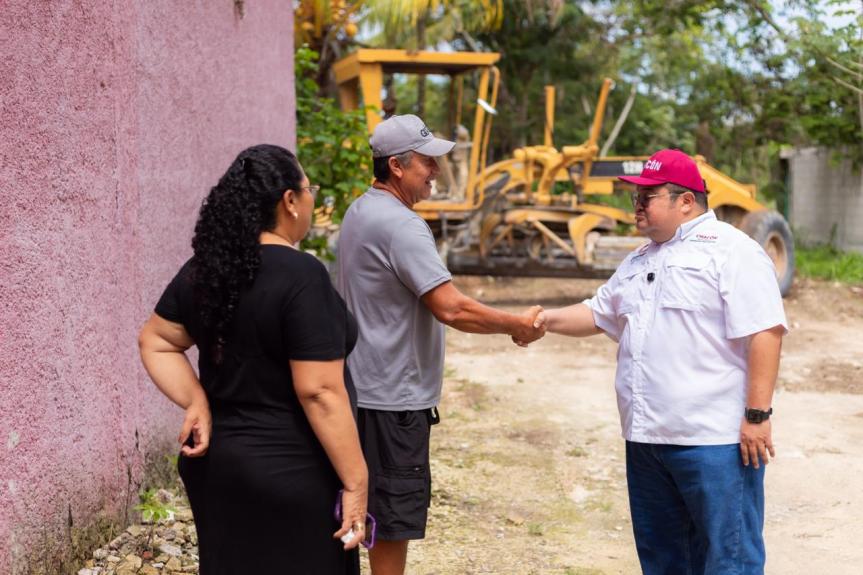 Chacón supervisa rehabilitación del camino de terracería en Villas&nbsp;Cozumel