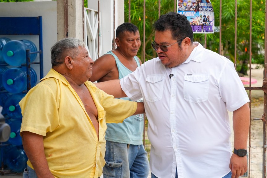 Chacón cumple a familias de la Félix González Canto, atiende vialidades y supervisa infraestructura pluvial en&nbsp;Cozumel